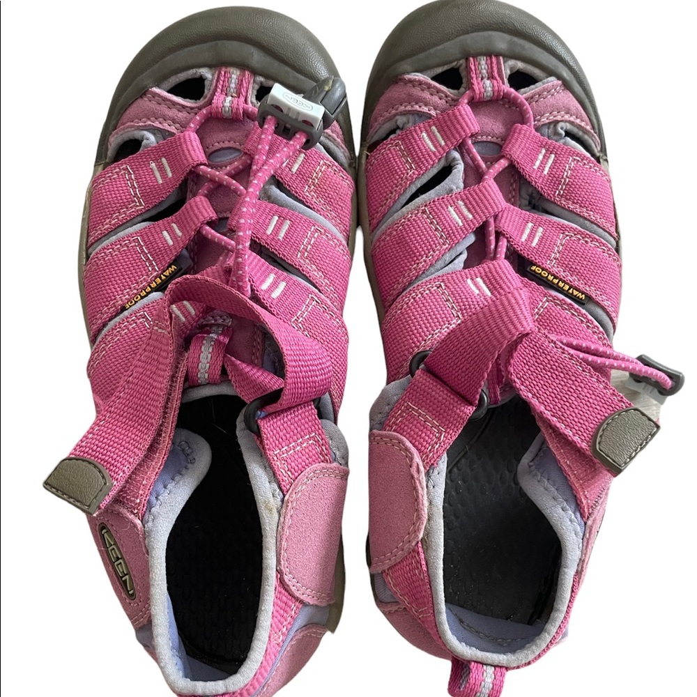 Keen Sandals Pink youth size 3